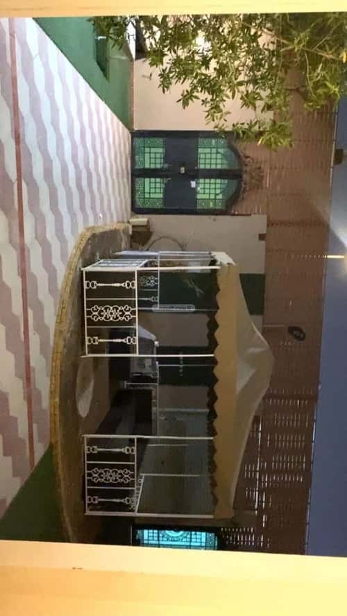 فيلا 600 متر مربع شرقية على شارع 15م النهضة، شرق الرياض، الرياض