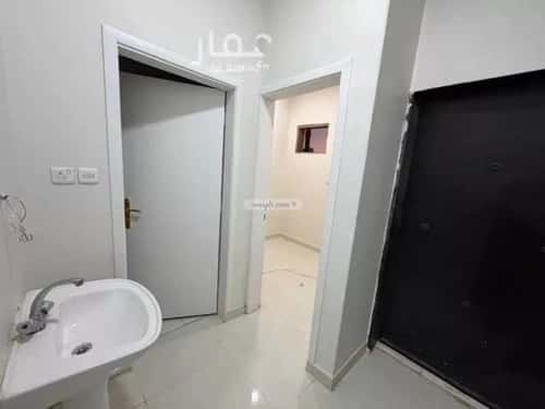 فيلا 300 متر مربع شمالية على شارع 15م الجنادرية، شرق الرياض، الرياض