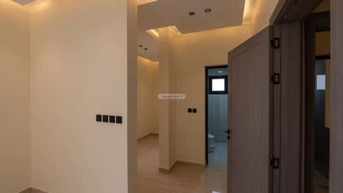 فيلا 310 متر مربع شمالية غربية على شارع 25م الكوثر، الخبر