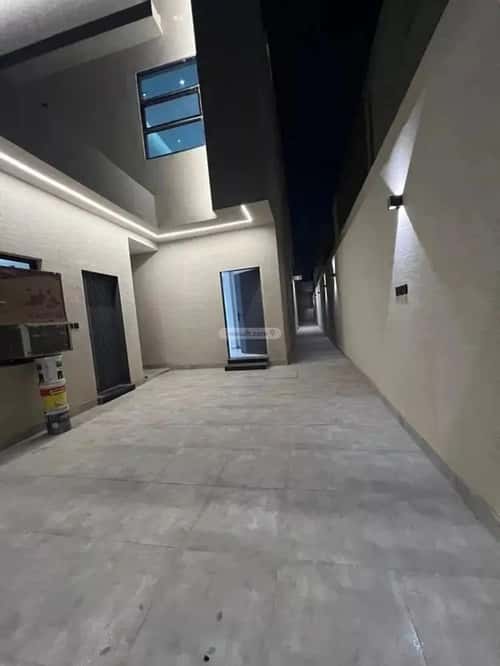 فيلا 300 متر مربع شرقية على شارع 15م الشفاء، جنوب الرياض، الرياض