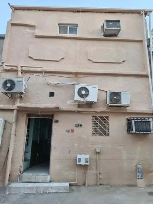 فيلا 84 متر مربع شمالية على شارع 6م الصالحية، وسط الرياض، الرياض