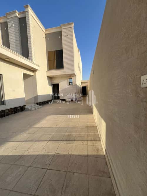 فيلا 428 متر مربع شمالية على شارع 15م رواق الغربي، بريدة