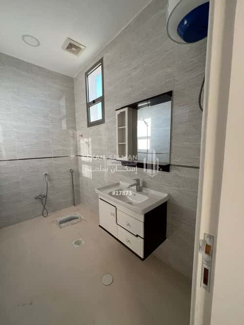 فيلا 428 متر مربع شمالية على شارع 15م رواق الغربي، بريدة