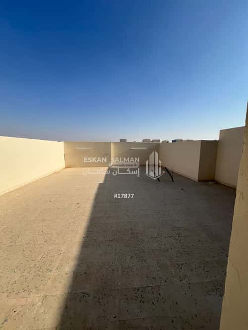 Villa 300 SQM Facing South on 15m Width Street West Courtyard, Bariduh