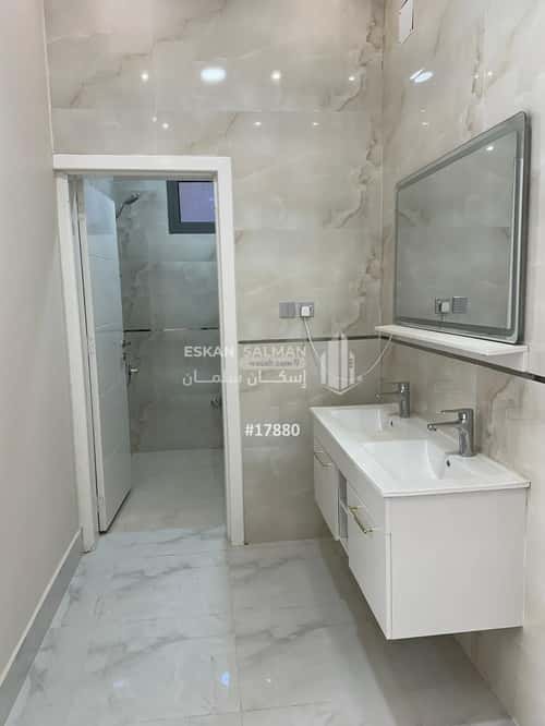 Floor 183 SQM with 5 Bedrooms West Courtyard, Bariduh