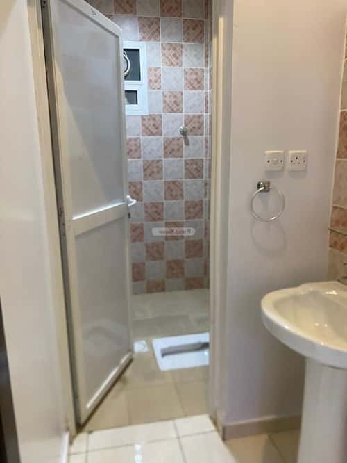 فيلا 302 متر مربع شمالية غربية على شارع 15م طويق، غرب الرياض، الرياض