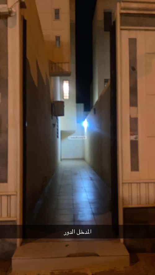 فيلا 302 متر مربع شمالية غربية على شارع 15م طويق، غرب الرياض، الرياض