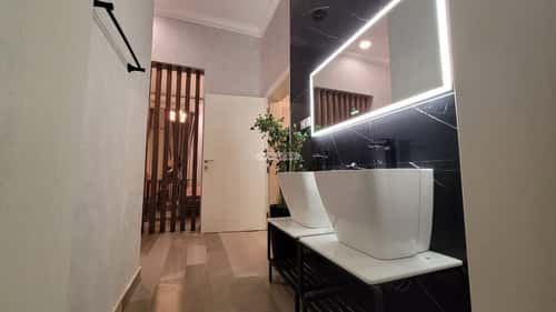 فيلا 900 متر مربع شمالية على شارع 18م ظهره العودة غرب، الدرعية