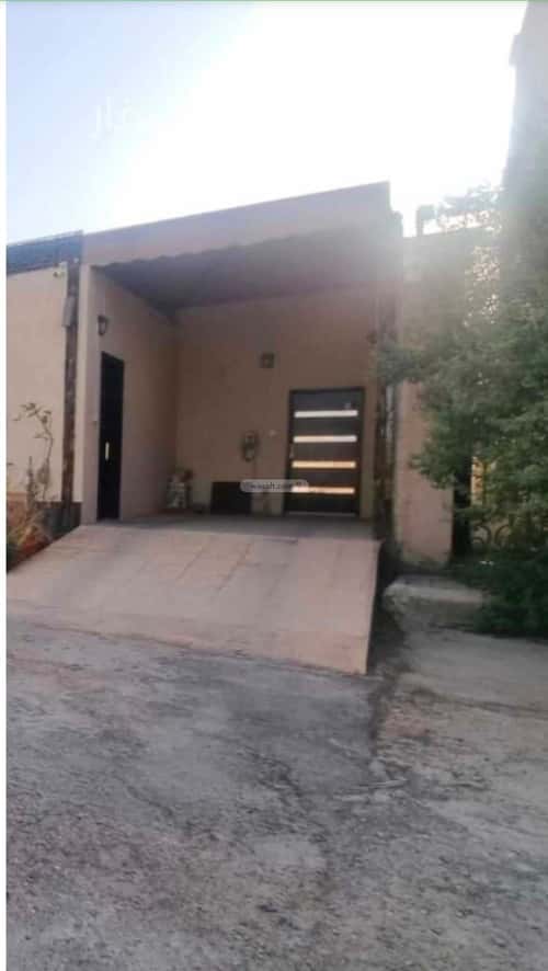 فيلا 900 متر مربع شمالية على شارع 18م ظهره العودة غرب، الدرعية