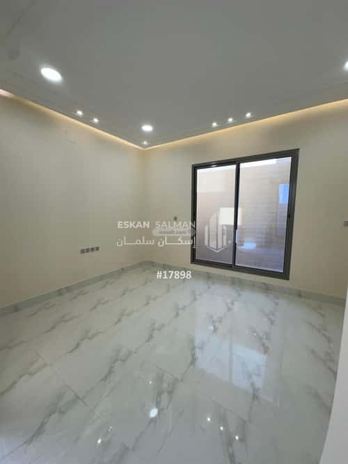 Villa 326 SQM Facing North East on 30m Width Street West Courtyard, Bariduh