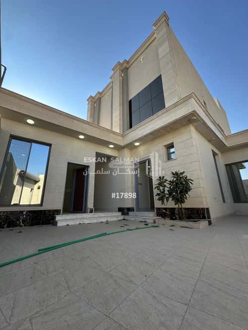 فيلا 326 متر مربع شمالية شرقية على شارع 30م رواق الغربي، بريدة