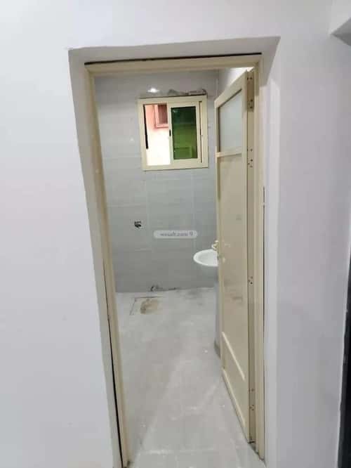 Building 325 SQM Facing South Al Thoqbah, Khobar