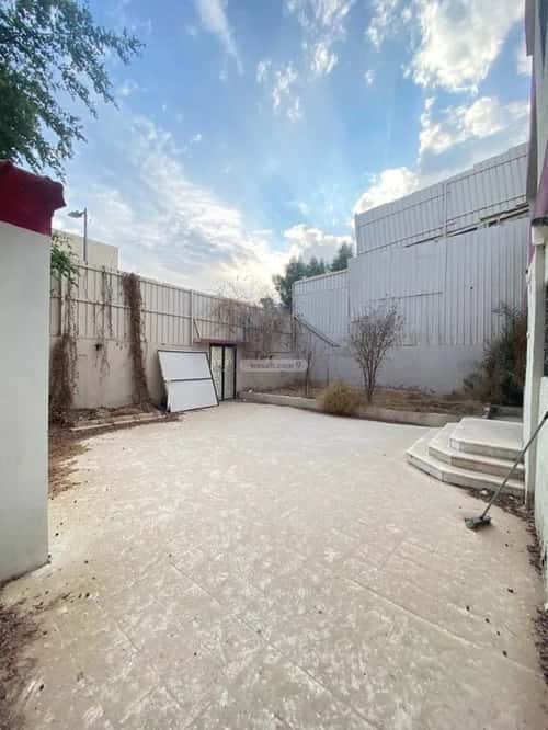 Villa 360 SQM Facing South with 7 Bedrooms Al-Malaz, Central Riyadh, Riyadh