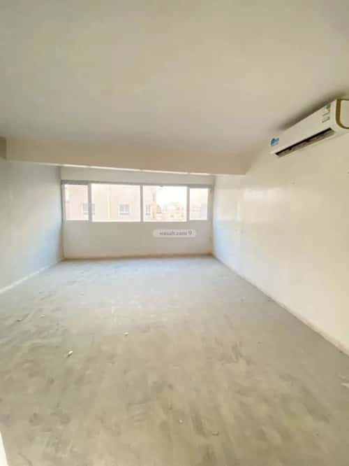 Villa 360 SQM Facing South with 7 Bedrooms Al-Malaz, Central Riyadh, Riyadh