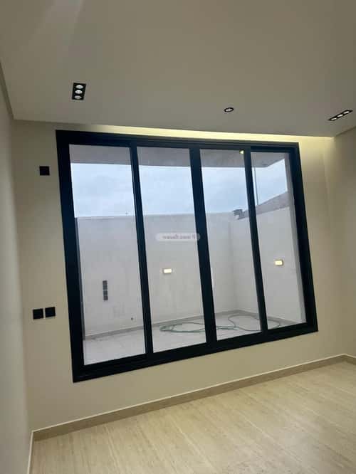 Villa 250 SQM Facing North on 32m Width Street King Fahad Dist, Aldammam