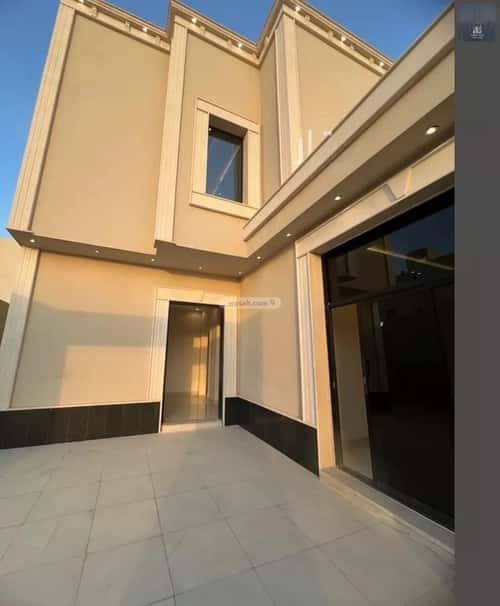 فيلا 350 متر مربع شرقية على شارع 25م الجنادرية، شرق الرياض، الرياض