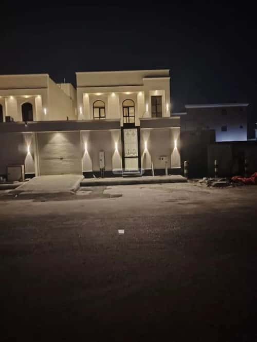 فيلا 437 متر مربع جنوبية على شارع 20م الشراع، الخبر