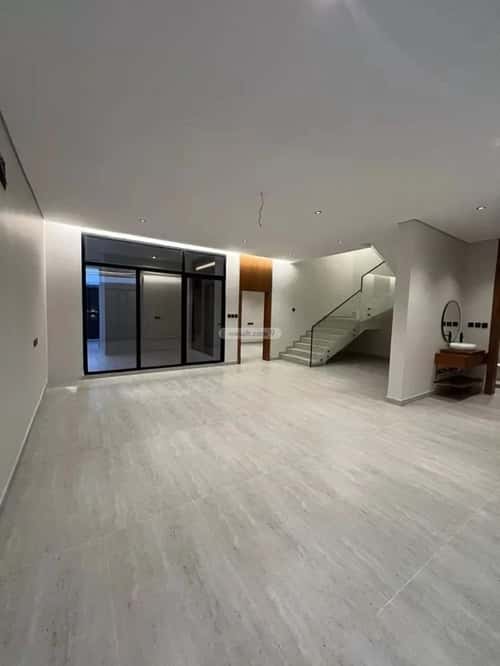 فيلا 250 متر مربع غربية على شارع 20م الشراع، الخبر