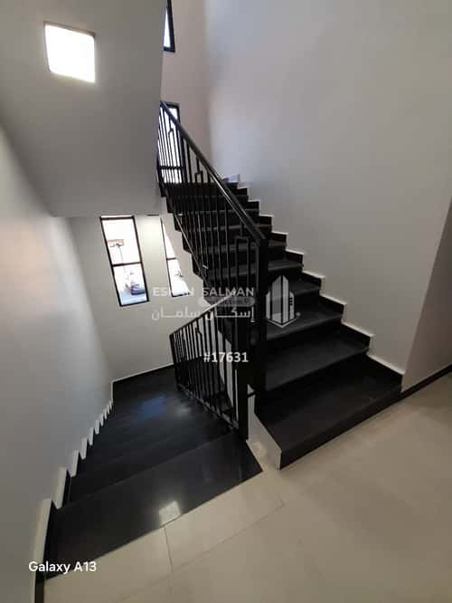 دور 163 متر مربع ب 4 غرف السعادة، شرق الرياض، الرياض