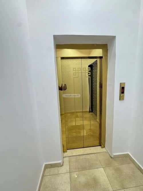 Floor 184 SQM with 5 Bedrooms Al-Qadisiyah, East Riyadh, Riyadh