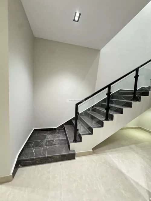 فيلا 298 متر مربع شمالية على شارع 15م الرمال، شرق الرياض، الرياض