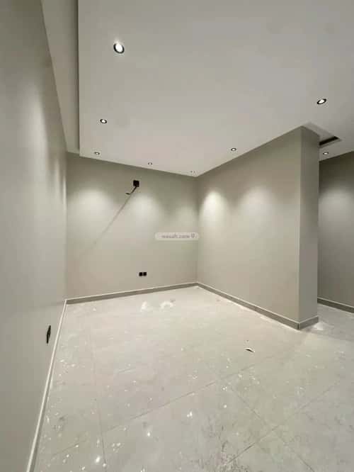 فيلا 271 متر مربع شمالية على شارع 20م الملك فيصل، شرق الرياض، الرياض