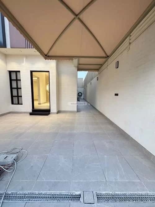 فيلا 262 متر مربع جنوبية على شارع 18م اليرموك، شرق الرياض، الرياض