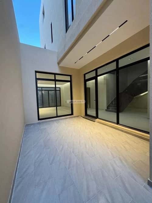 Villa 374 SQM Facing South on 18m Width Street Ar-Rimal, East Riyadh, Riyadh