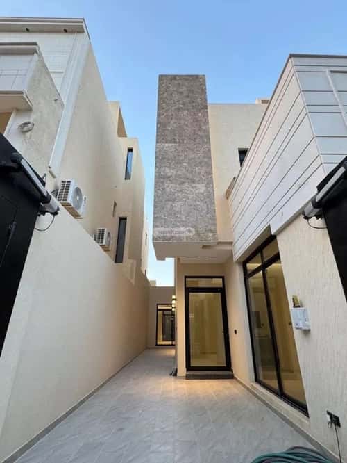 6 bedroom villa in Al Rimal
