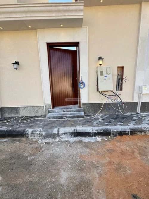 Floor 227 SQM with 6 Bedrooms Al-Qadisiyah, East Riyadh, Riyadh