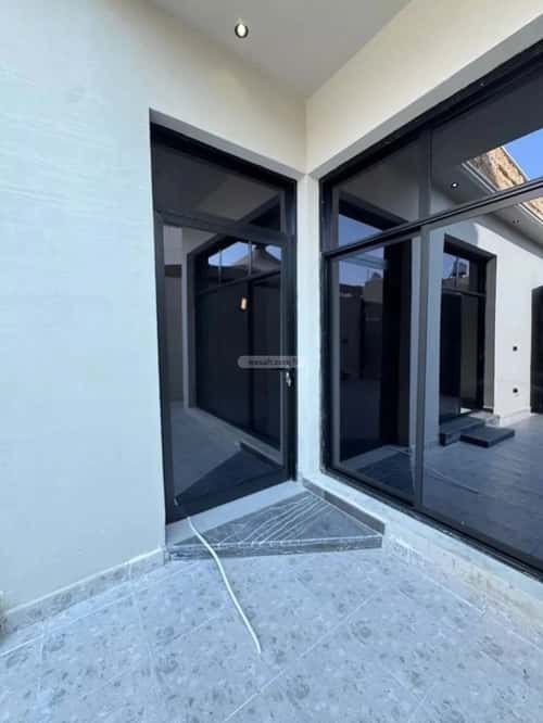 Floor 214 SQM with 6 Bedrooms Ishbiliyah, East Riyadh, Riyadh