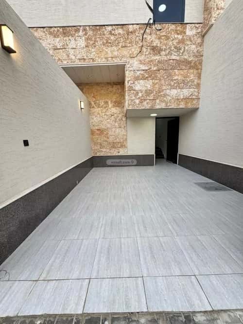 Floor 248 SQM with 6 Bedrooms Al-Qadisiyah, East Riyadh, Riyadh