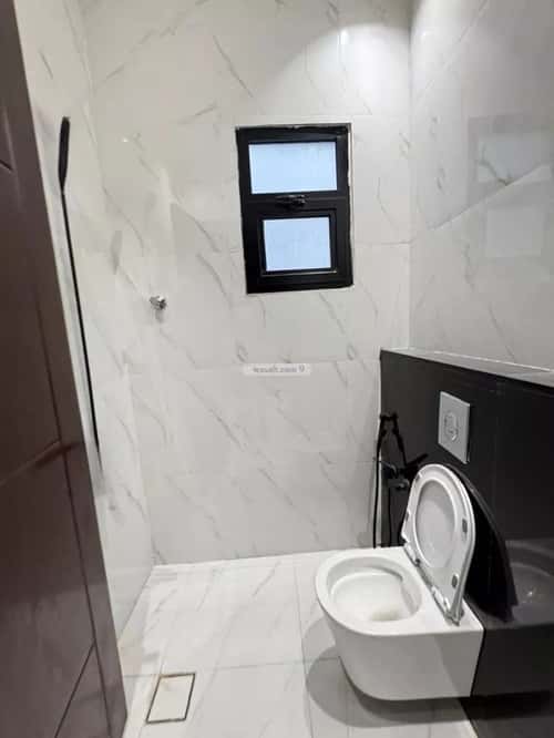 Floor 248 SQM with 6 Bedrooms Al-Qadisiyah, East Riyadh, Riyadh