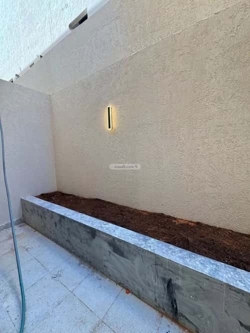 فيلا 360 متر مربع جنوبية شرقية على شارع 20م القادسية، شرق الرياض، الرياض