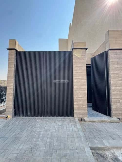 فيلا 315 متر مربع شمالية شرقية على شارع 15م المعيزيلة، شرق الرياض، الرياض