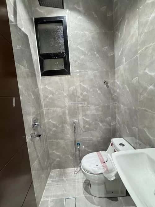 Floor 172 SQM with 5 Bedrooms Al-Qadisiyah, East Riyadh, Riyadh