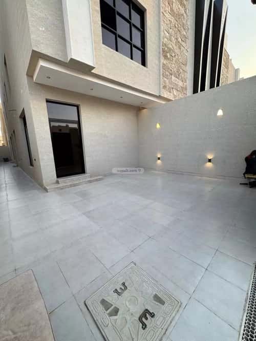 Floor 242 SQM with 5 Bedrooms Al-Khaleej, East Riyadh, Riyadh