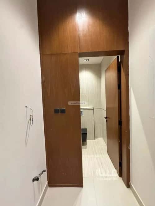 Floor 242 SQM with 5 Bedrooms Al-Khaleej, East Riyadh, Riyadh