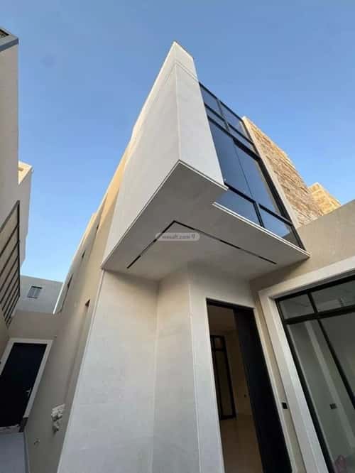 فيلا 341 متر مربع جنوبية على شارع 18م المونسية، شرق الرياض، الرياض