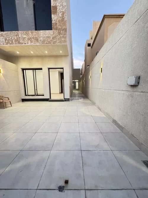 Villa 319 SQM Facing South on 18m Width Street Al-Yarmuk, East Riyadh, Riyadh