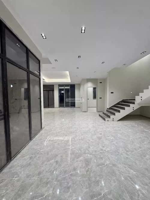 فيلا 250 متر مربع شرقية على شارع 20م الملك فيصل، شرق الرياض، الرياض