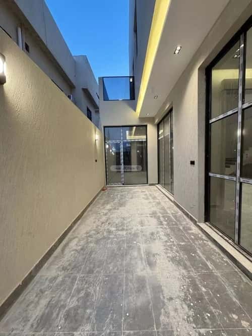 فيلا 250 متر مربع شرقية على شارع 20م الملك فيصل، شرق الرياض، الرياض