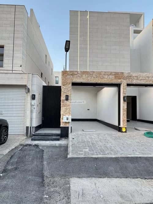 Floor 203 SQM with 5 Bedrooms Al-Muanisiyah, East Riyadh, Riyadh