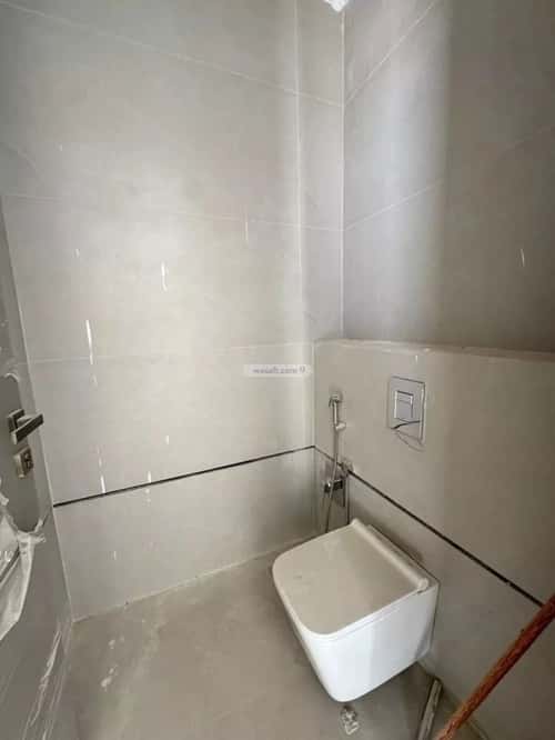 Floor 183 SQM with 5 Bedrooms Al-Yarmuk, East Riyadh, Riyadh