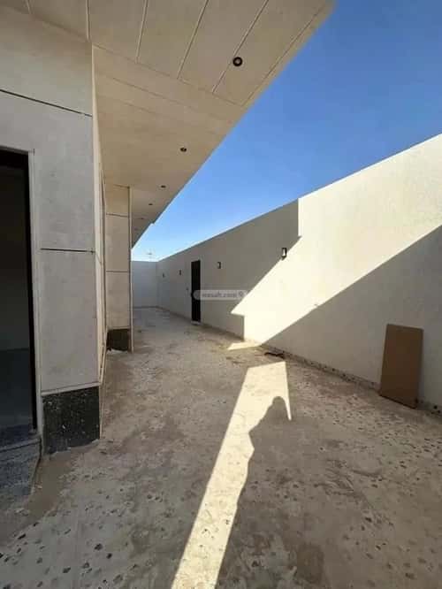 فيلا 227 متر مربع شمالية غربية على شارع 20م المعيزيلة، شرق الرياض، الرياض