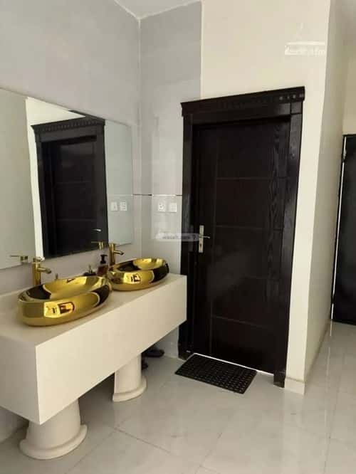 6 bedroom villa in Al Mahdiyyah