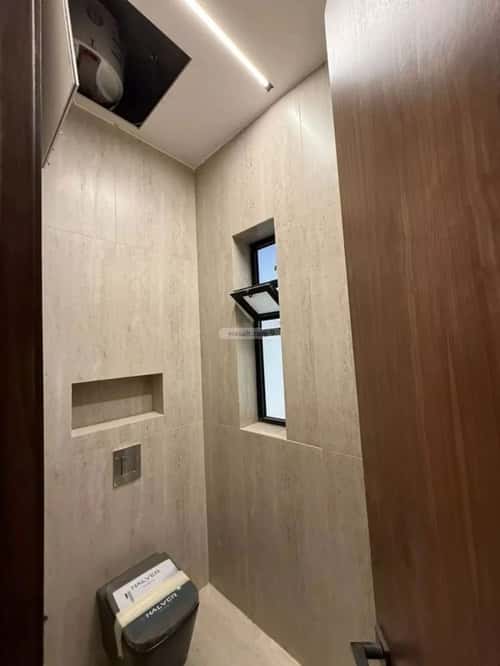 فيلا 258 متر مربع شمالية على شارع 15م النرجس، شمال الرياض، الرياض