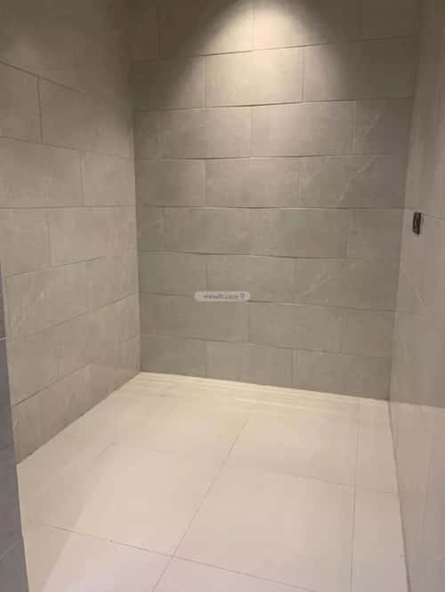 فيلا 500 متر مربع جنوبية على شارع 20م عقرباء، الجبيلة