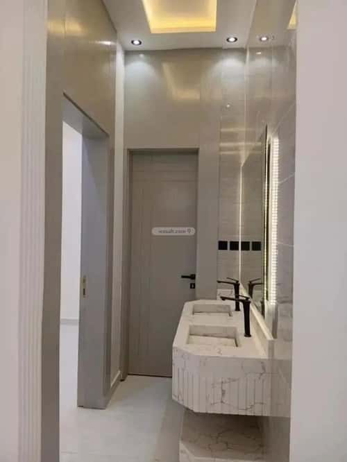 4 bedroom villa in Al Janadriyah