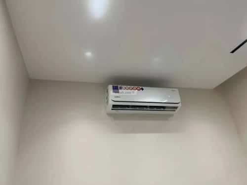 Villa 323 SQM Facing East with 6 Bedrooms Al-Muanisiyah, East Riyadh, Riyadh